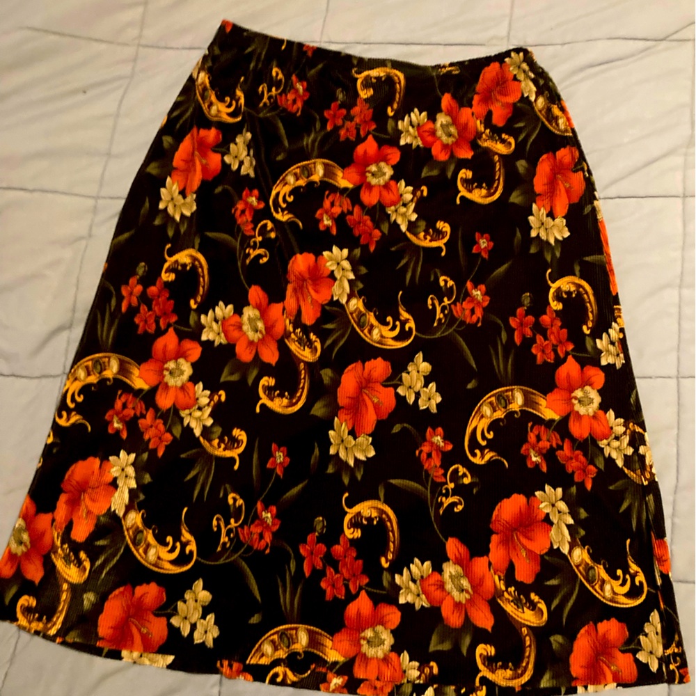 Pacific palm. breezy summer skirt.